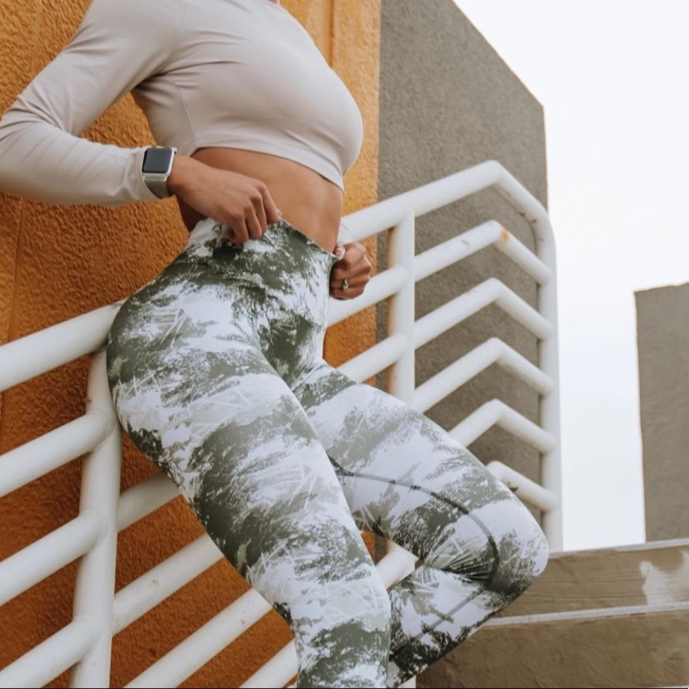 Gymshark training leggings-camo green print